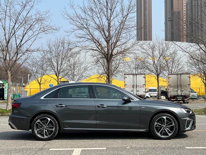 Фото 4 - Audi A4L