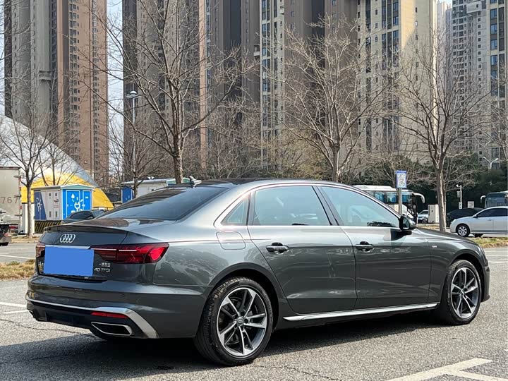 Фото 5 - Audi A4L