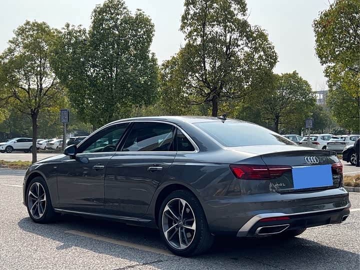 Фото 7 - Audi A4L