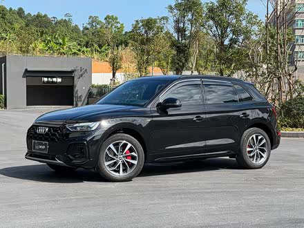 Фото 1 - Audi Q5L