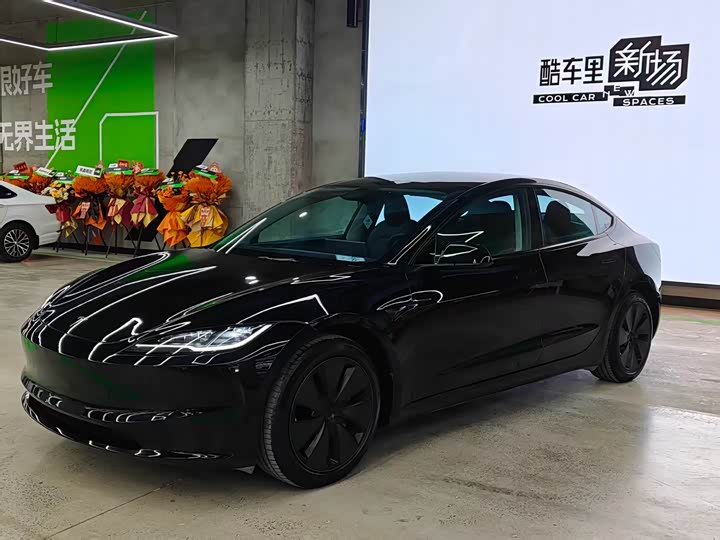 Фото 1 - Tesla Model 3