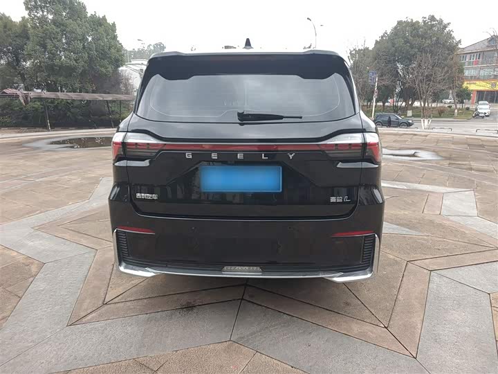 Фото 6 - Geely Okavango L