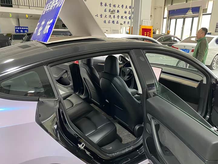 Фото 9 - Tesla Model 3