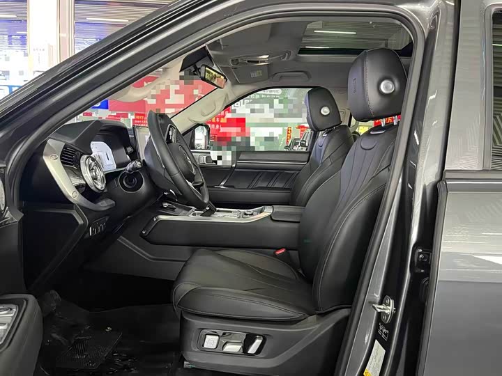 Фото 7 - Tank 400 Hybrid