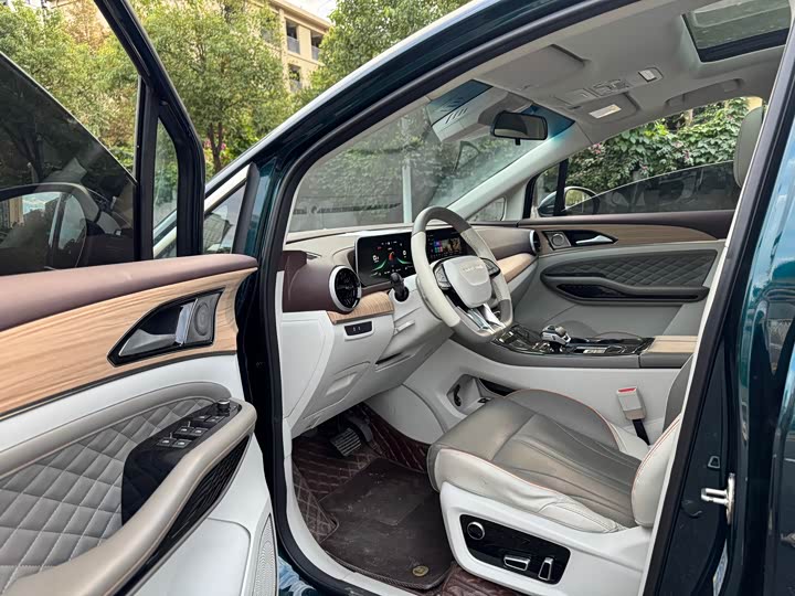 Фото 4 - Dongfeng Forthing Yacht