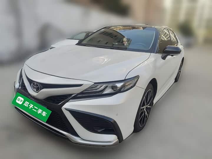 Фото 1 - Toyota Camry