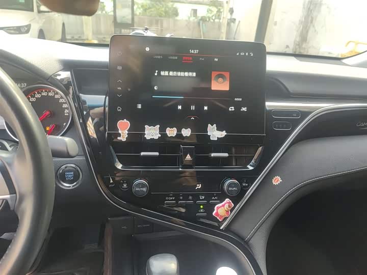 Фото 6 - Toyota Camry