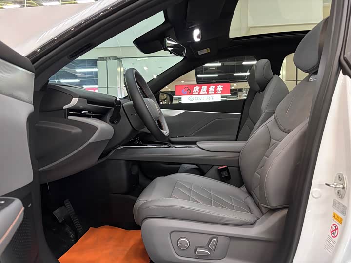 Фото 4 - Changan Deepal S05