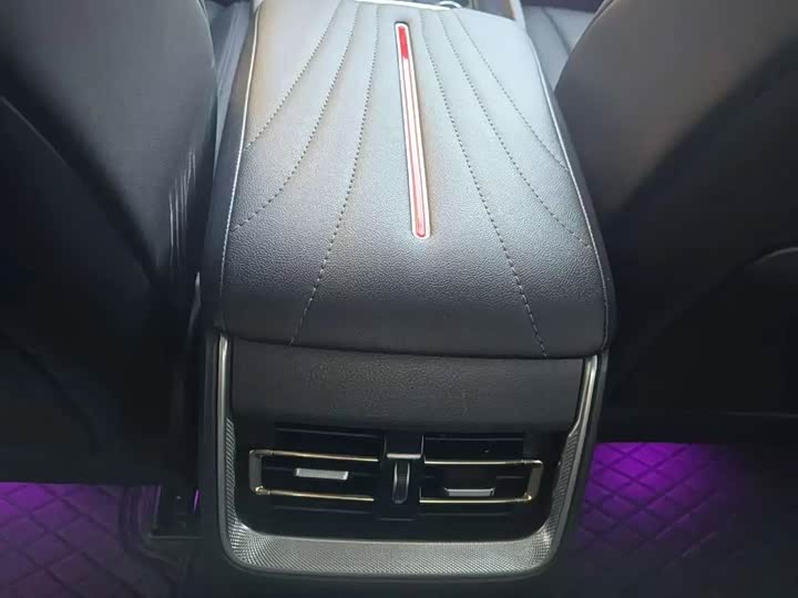 Фото 4 - Hongqi H5