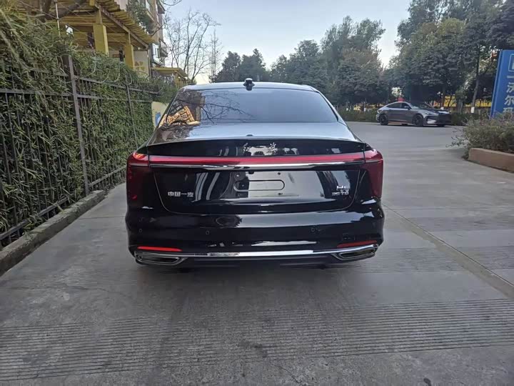 Фото 9 - Hongqi H5