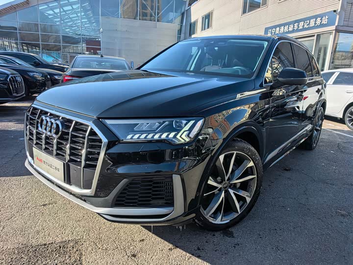 Фото 1 - Audi Q7