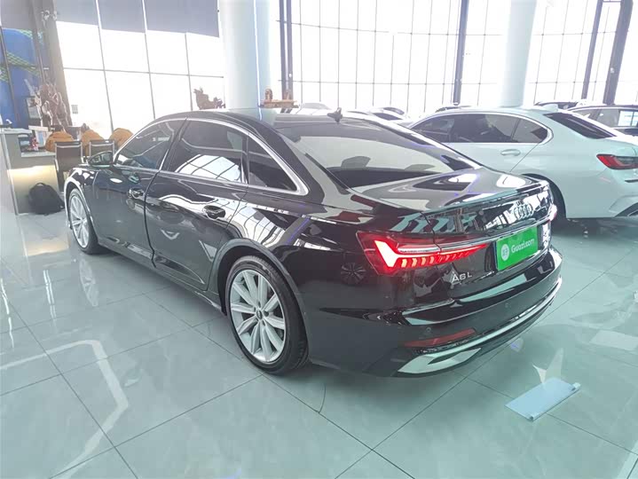 Фото 5 - Audi A6L