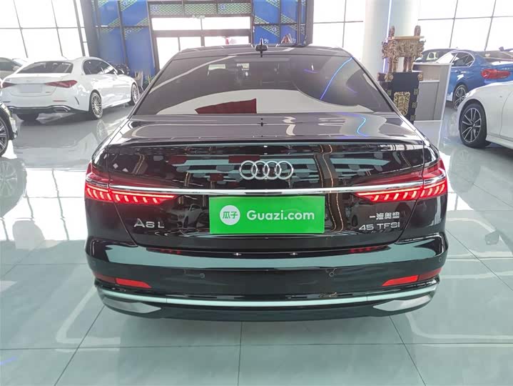 Фото 6 - Audi A6L