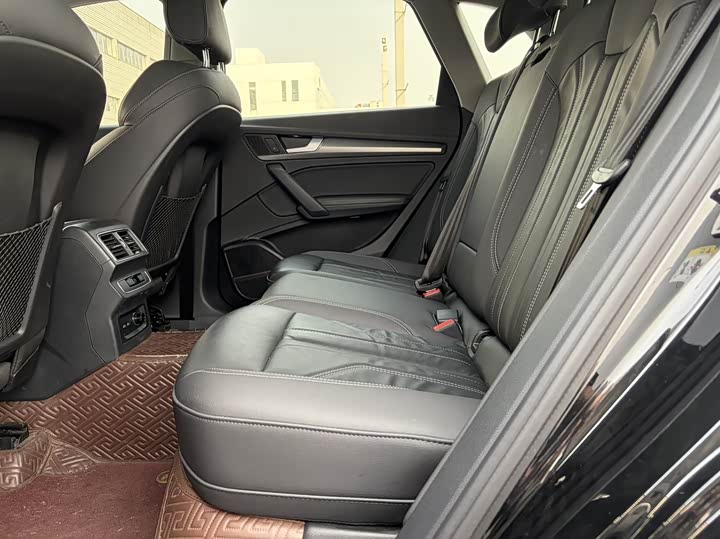 Фото 9 - Audi Q5L