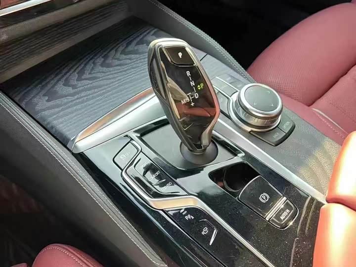 Фото 6 - BMW 5 Series