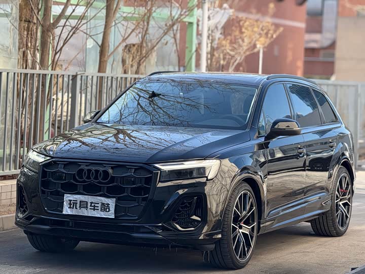 Фото 1 - Audi Q7