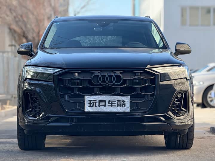 Фото 2 - Audi Q7