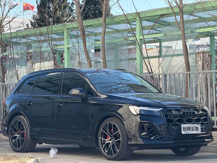 Фото 3 - Audi Q7