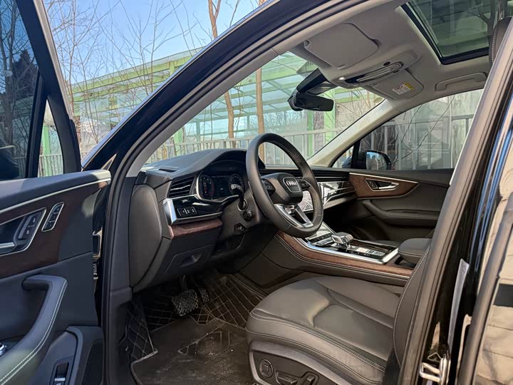 Фото 4 - Audi Q7