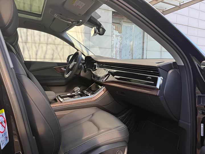 Фото 6 - Audi Q7