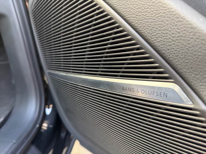 Фото 9 - Audi Q7