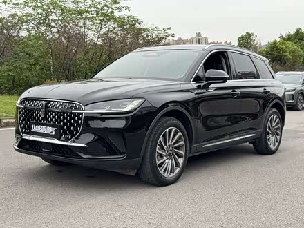 Фото 1 - Lincoln Corsair