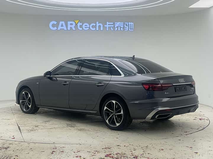 Фото 4 - Audi A4L