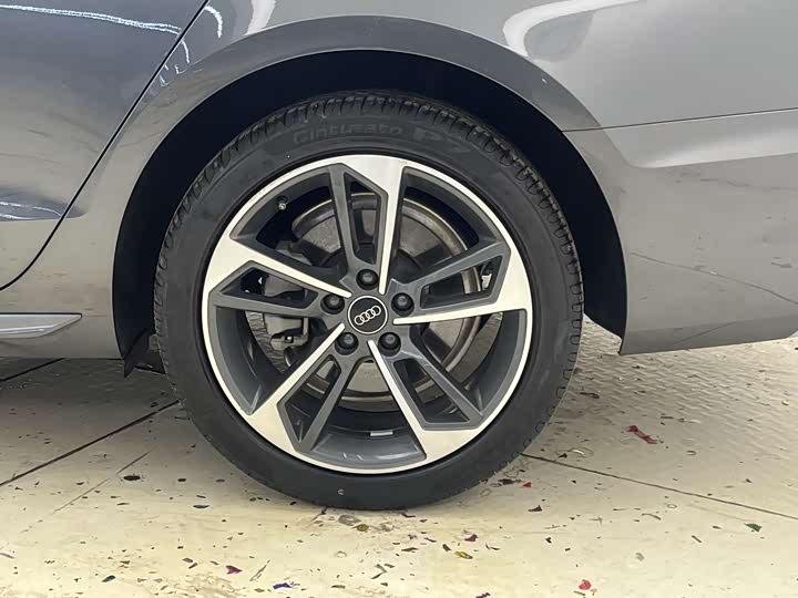 Фото 7 - Audi A4L