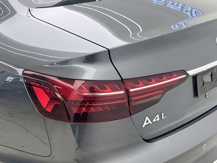 Фото 9 - Audi A4L