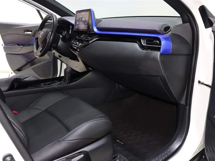 Фото 8 - Toyota Izoa