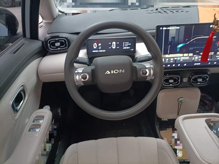 Фото 3 - GAC Aion UT