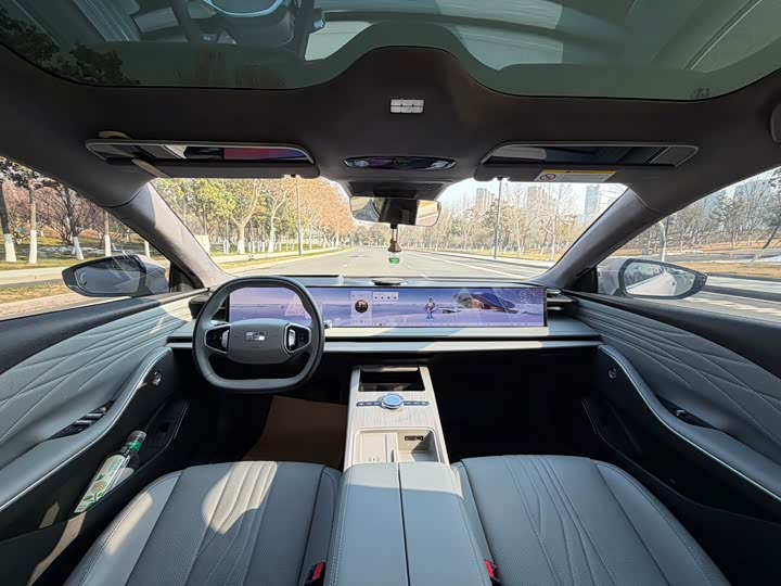 Фото 5 - Geely Galaxy E8