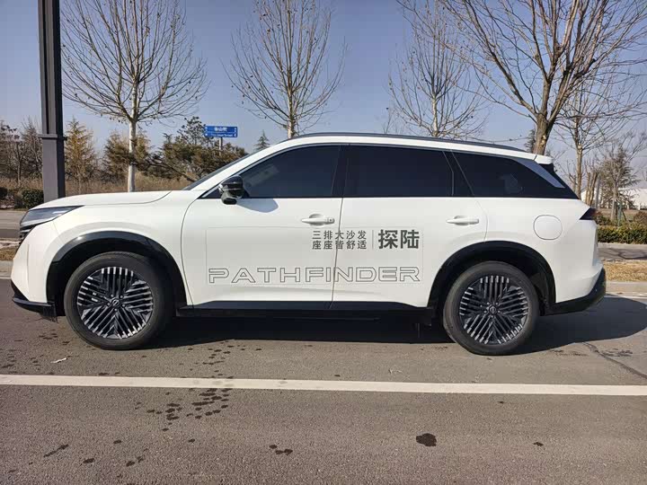 Фото 3 - Nissan Pathfinder