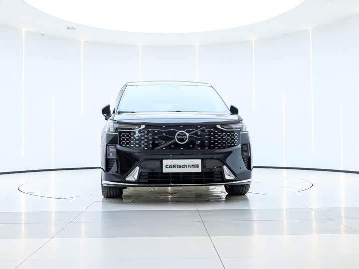 Фото 2 - Volvo EM90