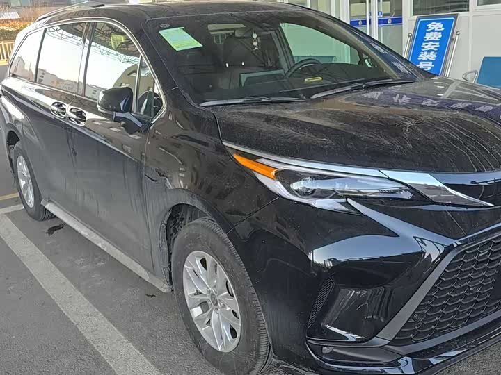 Фото 2 - Toyota Granvia