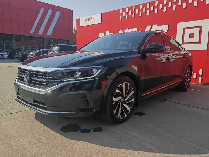 Фото 1 - Volkswagen Passat