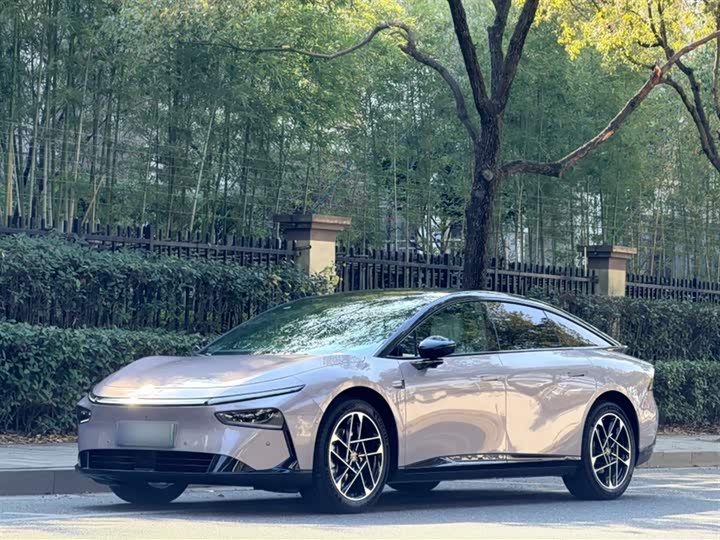 Фото 2 - XPeng F57