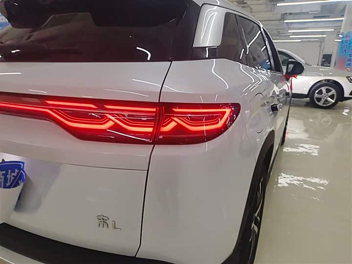 Фото 8 - BYD Song L DM-i Hybrid