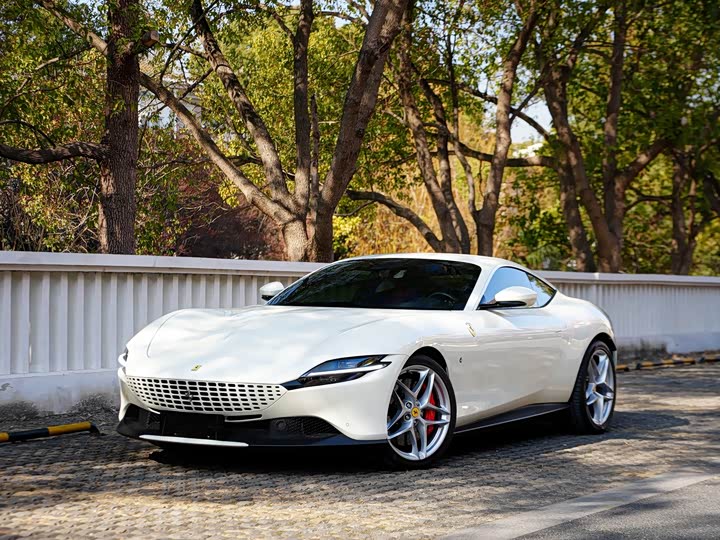 Фото 1 - Ferrari Roma