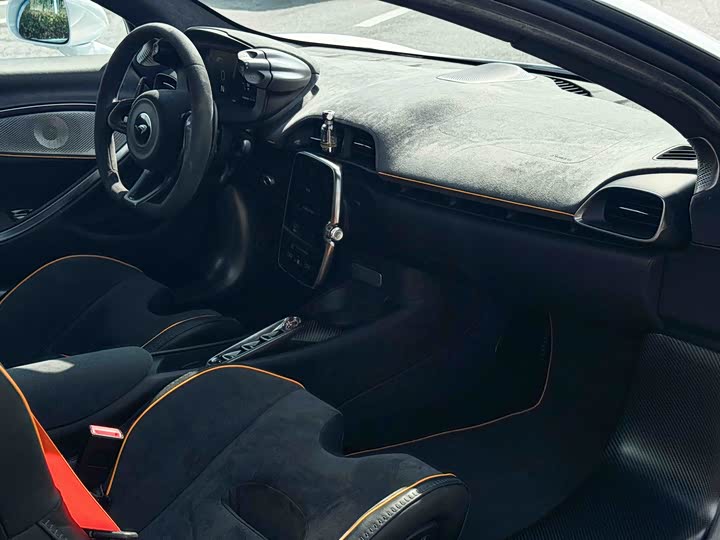 Фото 6 - McLaren Artura