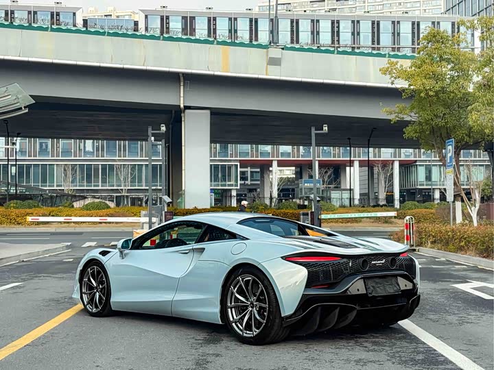 Фото 9 - McLaren Artura