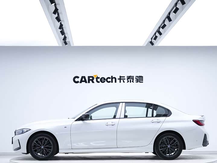 Фото 2 - BMW 3 Series