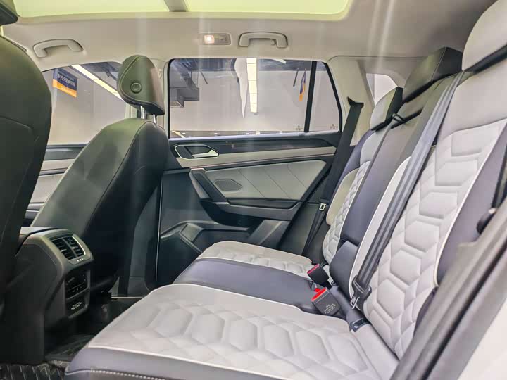 Фото 9 - Volkswagen Tayron