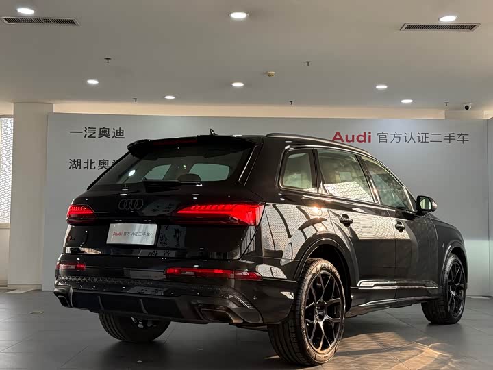 Фото 6 - Audi Q7