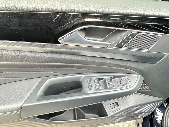 Фото 3 - Volkswagen Passat