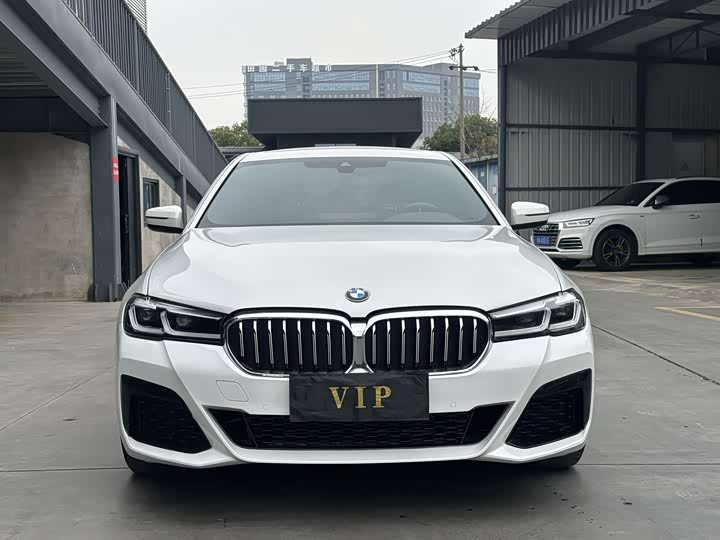 Фото 2 - BMW 5 Series