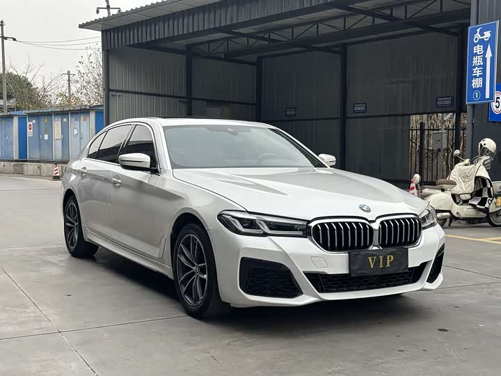 Фото 3 - BMW 5 Series