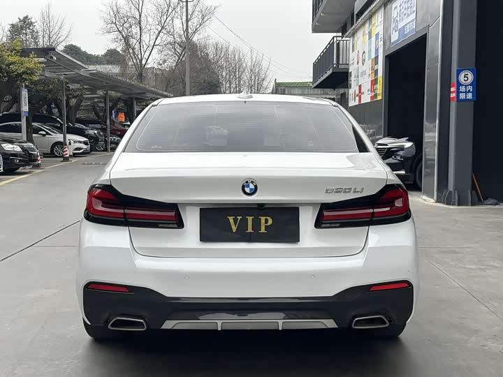 Фото 5 - BMW 5 Series