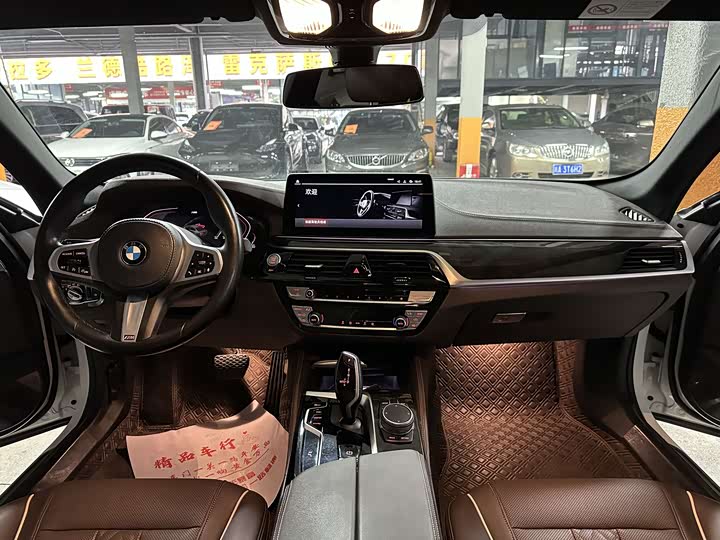 Фото 6 - BMW 5 Series