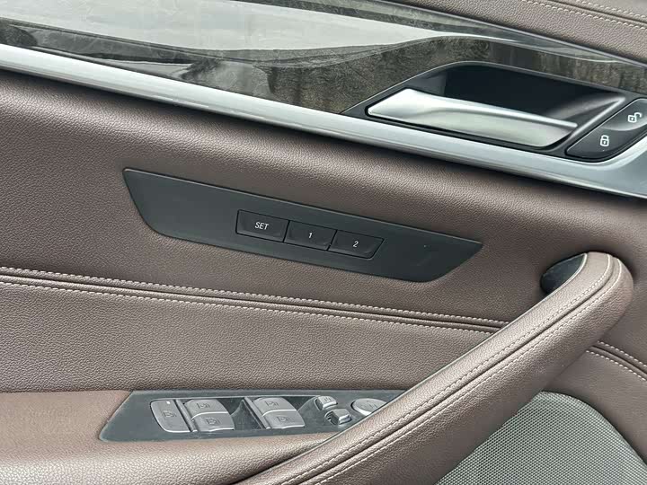 Фото 9 - BMW 5 Series